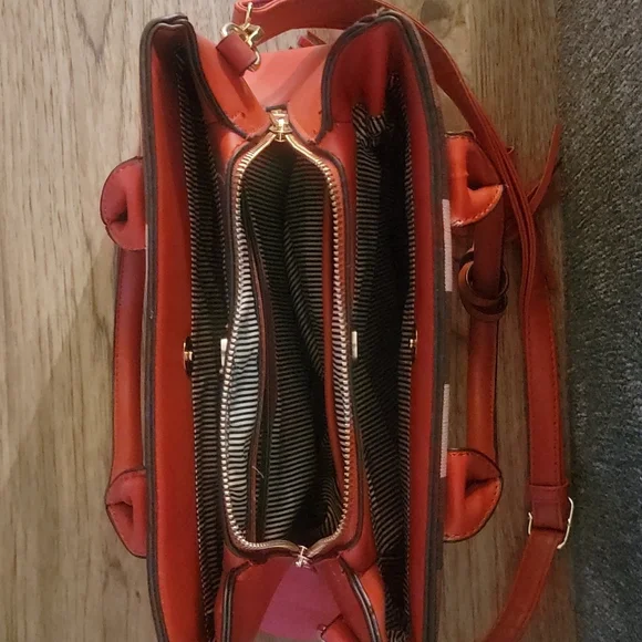 Red plaid purse - Picture 3 of 4